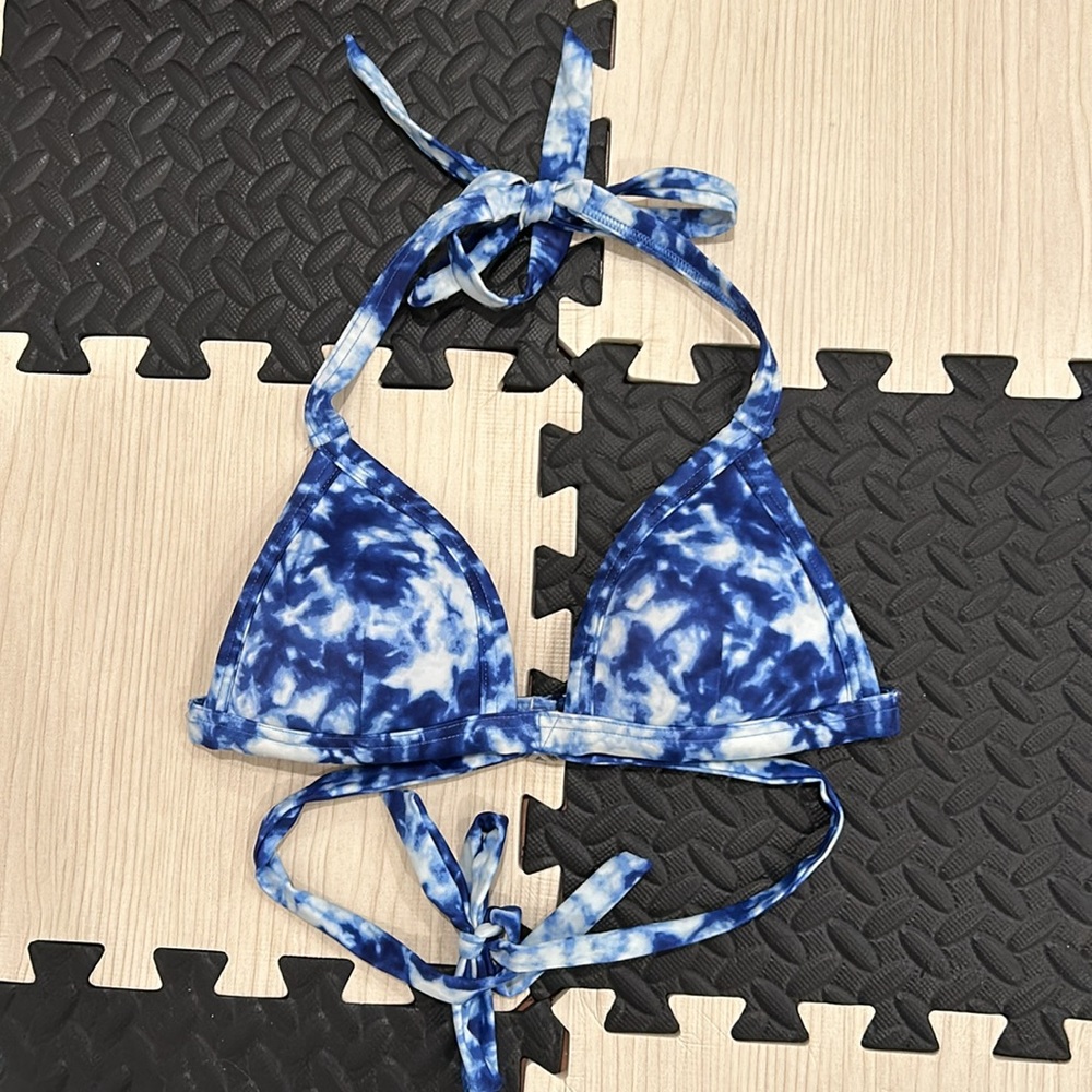Pink bathing suit top tie-dye, blue size small